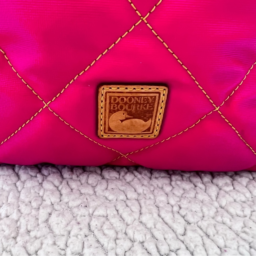 Dooney & Bourke pink quilted bag - Picture 2 of 8